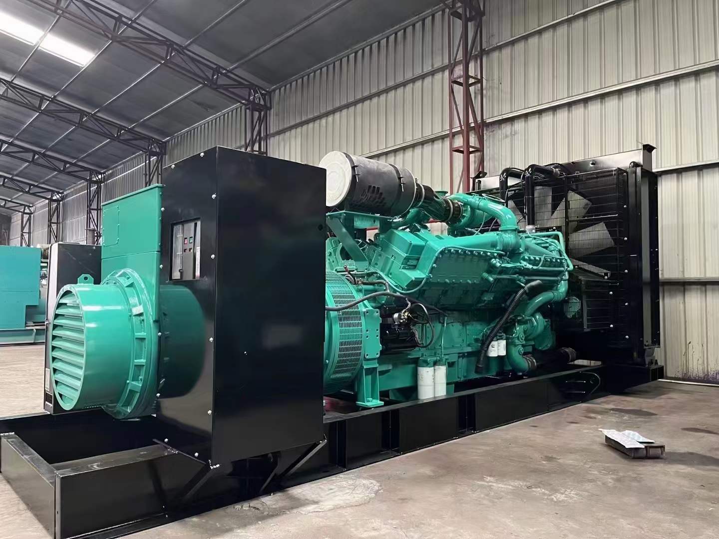 平果如何降低 800kW 柴油发电机输出电流的波动？