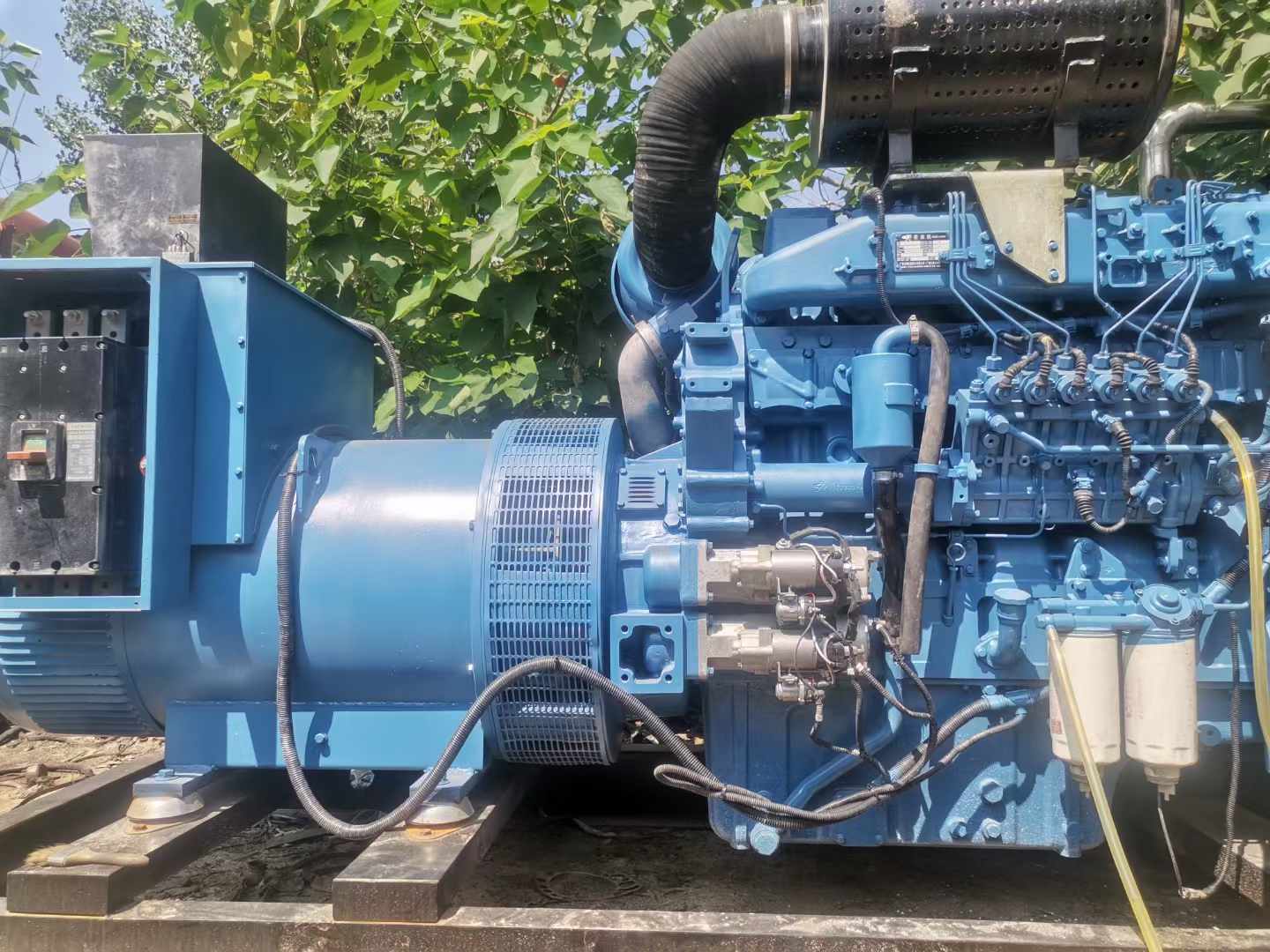 平果详细说明降低 800kW 柴油发电机输出电流波动的方法