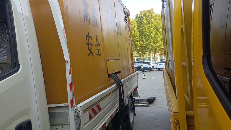 平果如何判断柴油发电机组和UPS电源的切换时间是否符合要求？